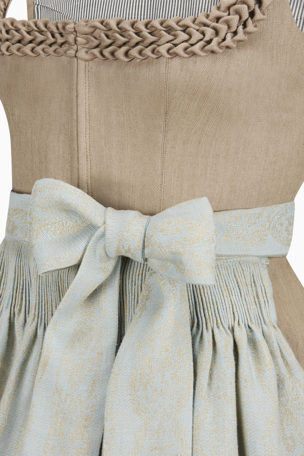 Dirndl Vreni – nomad-winter sky