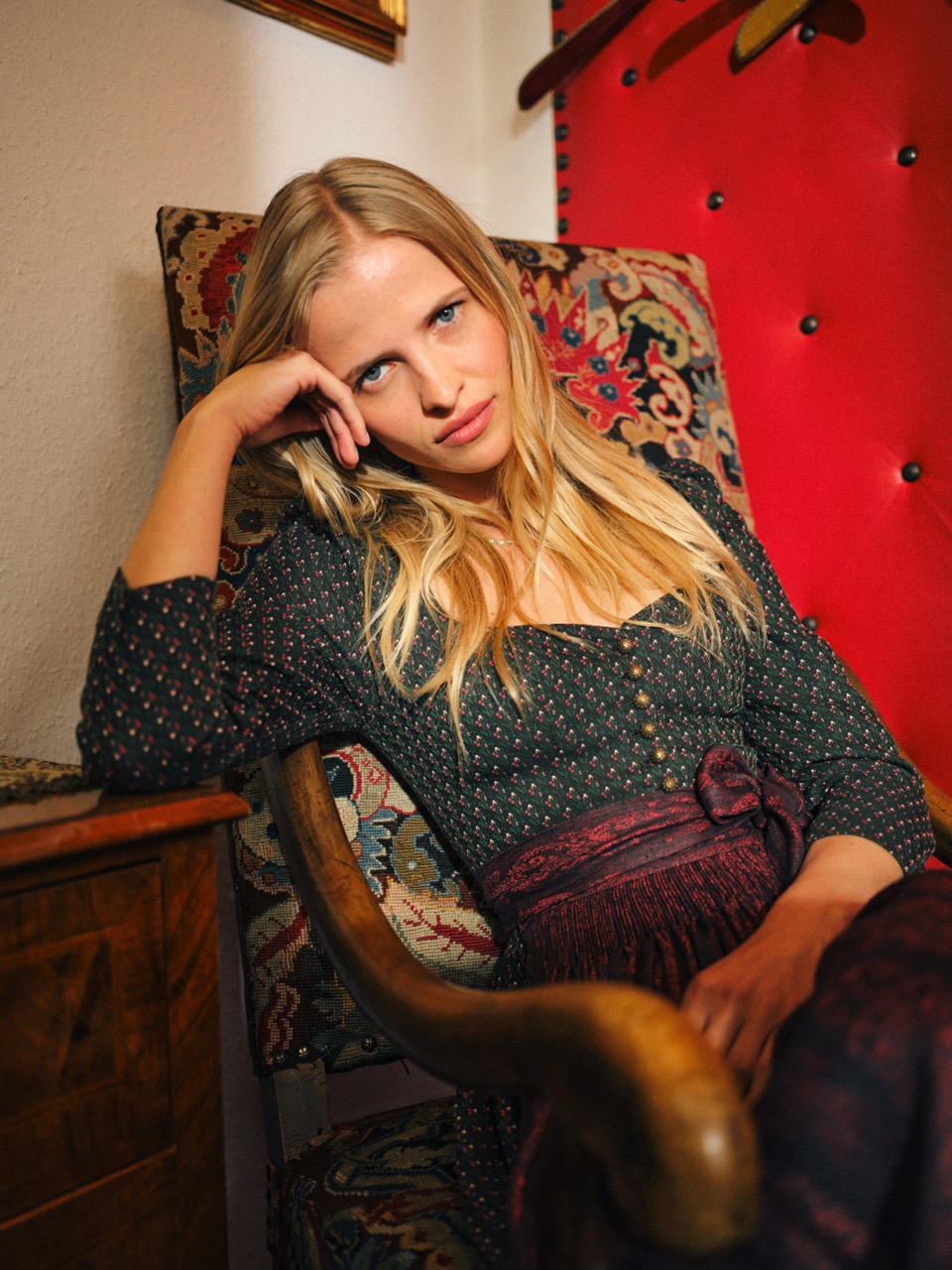 Dirndl Amelie – fichte-purpurblau