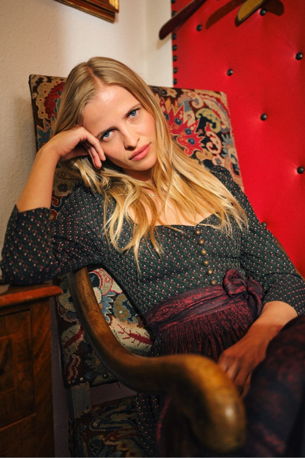 Dirndl Amelie – fichte-purpurblau