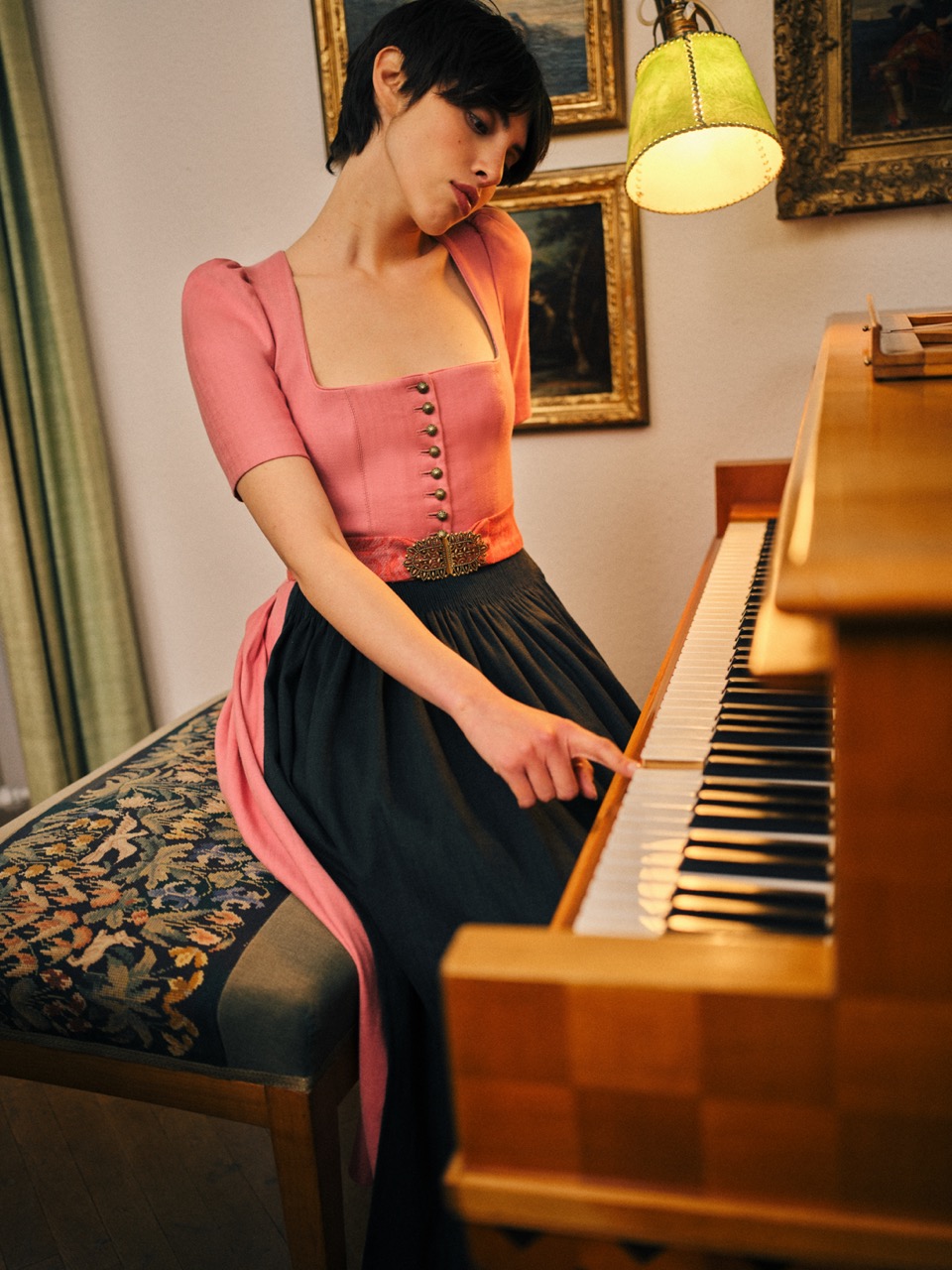 Dirndl Hanni – rosenquarz-flaschengrün